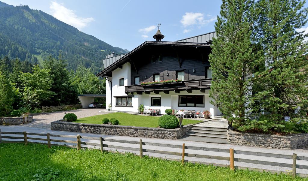 Alpin Hotel Garni Eder - Private Living Mayrhofen Esterno foto