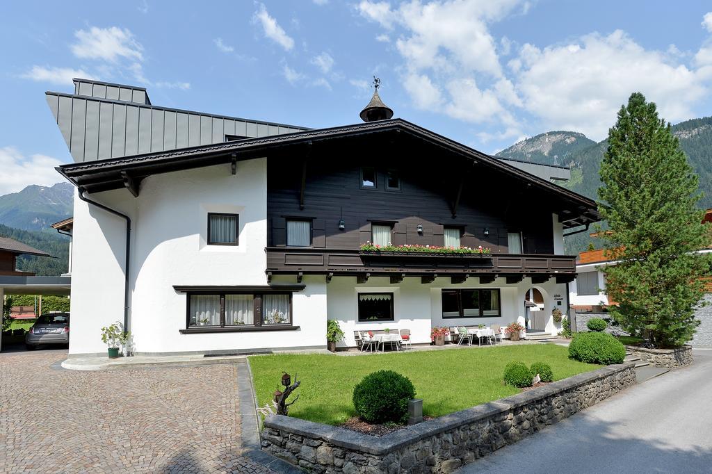 Alpin Hotel Garni Eder - Private Living Mayrhofen Esterno foto