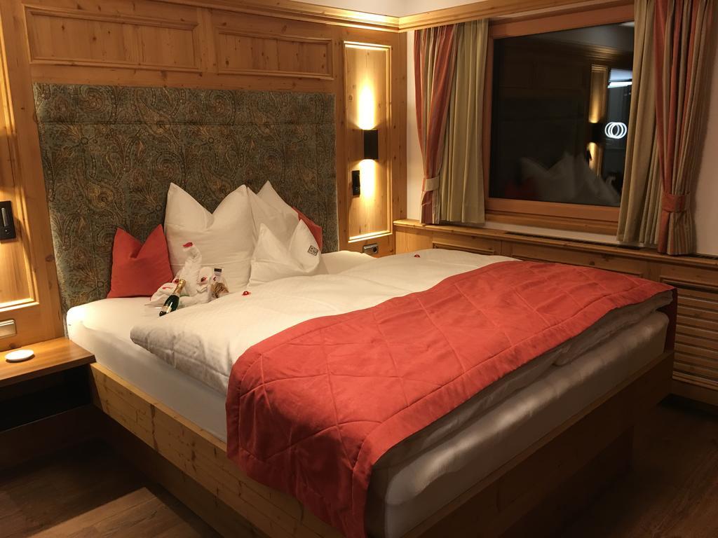 Alpin Hotel Garni Eder - Private Living Mayrhofen Esterno foto