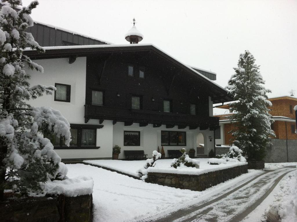 Alpin Hotel Garni Eder - Private Living Mayrhofen Esterno foto